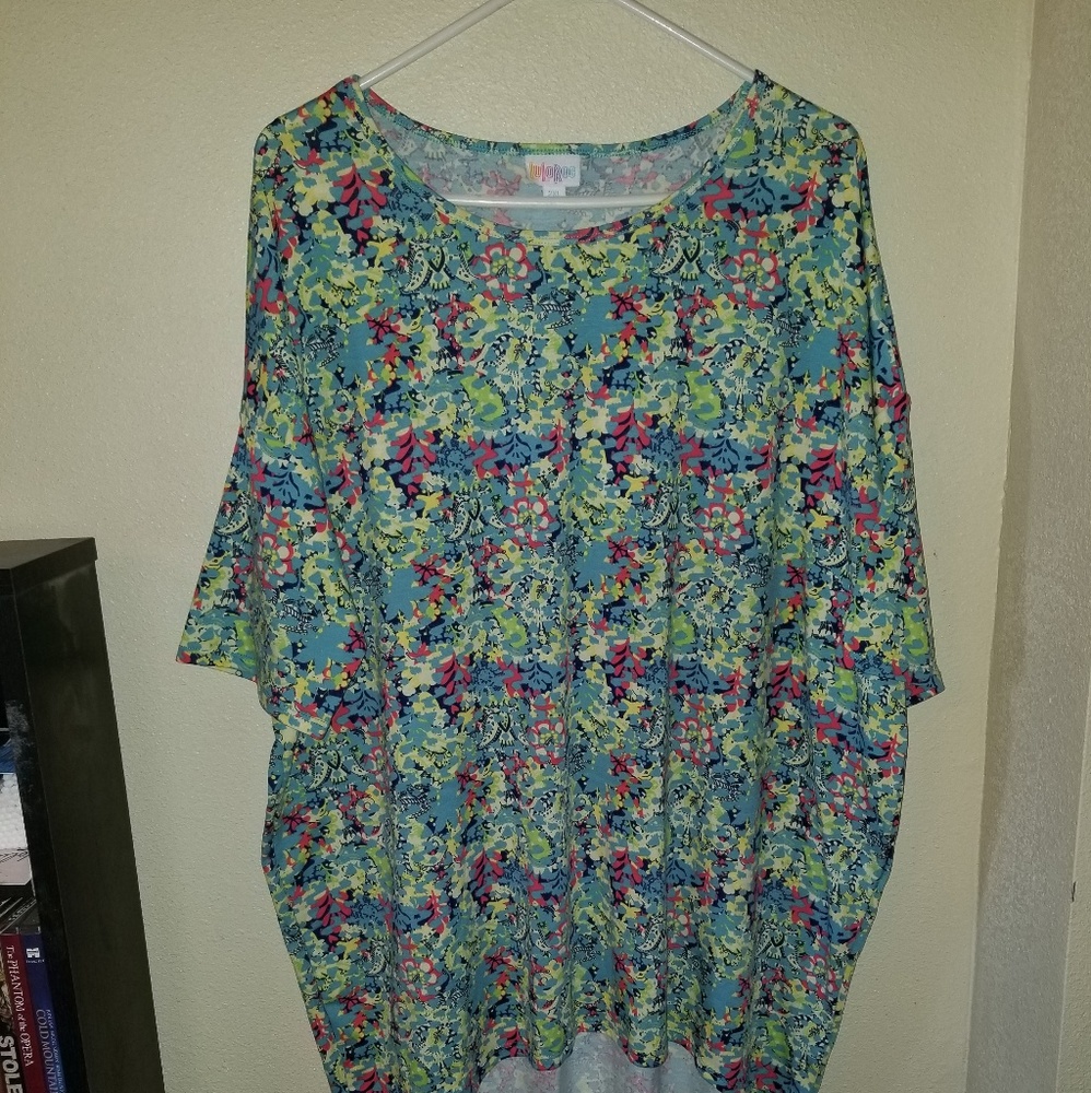 Lularoe colorful Irma shirt 2xl